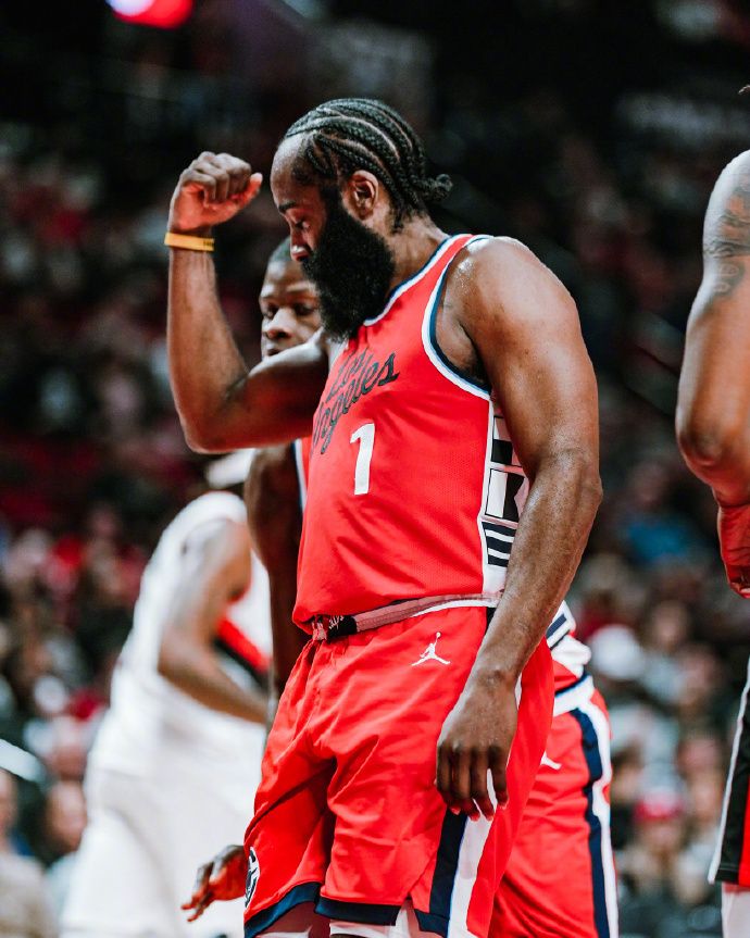 熊猫体育直播-火箭大胜勇士，哈登火力单一轻松带队大胜的简单介绍