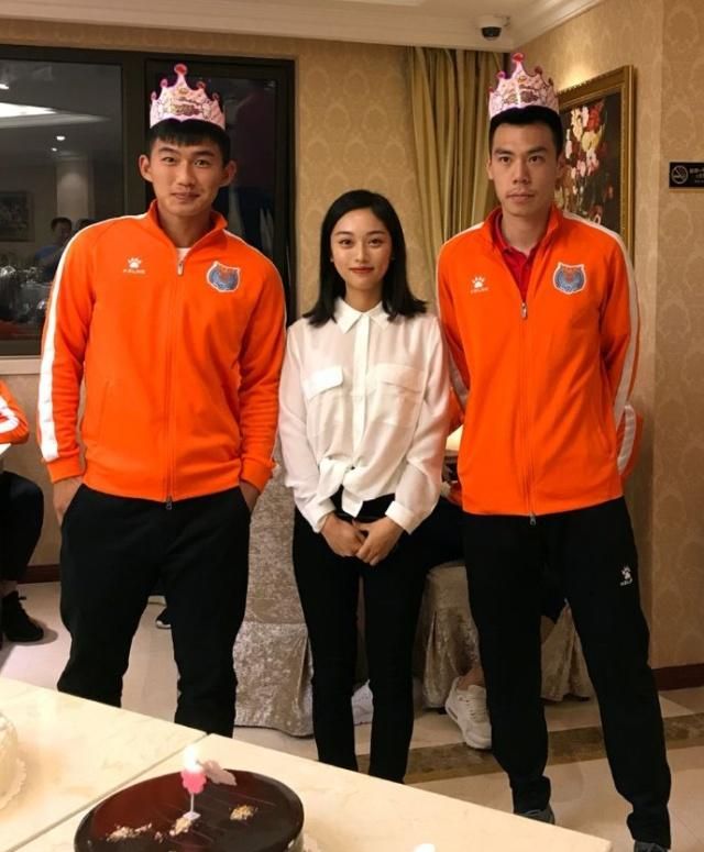 熊猫体育官方-黑山女足锋线锐意进攻，备战磨难不惧