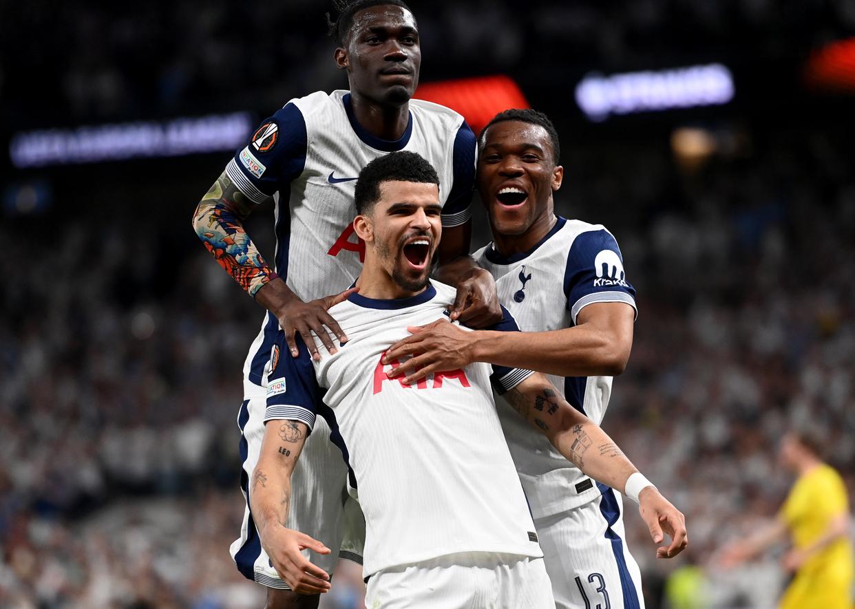 半决赛之战!欧洲俱乐部联赛激发狂热球迷 半决赛之战!欧洲俱乐部联赛激发狂热球迷