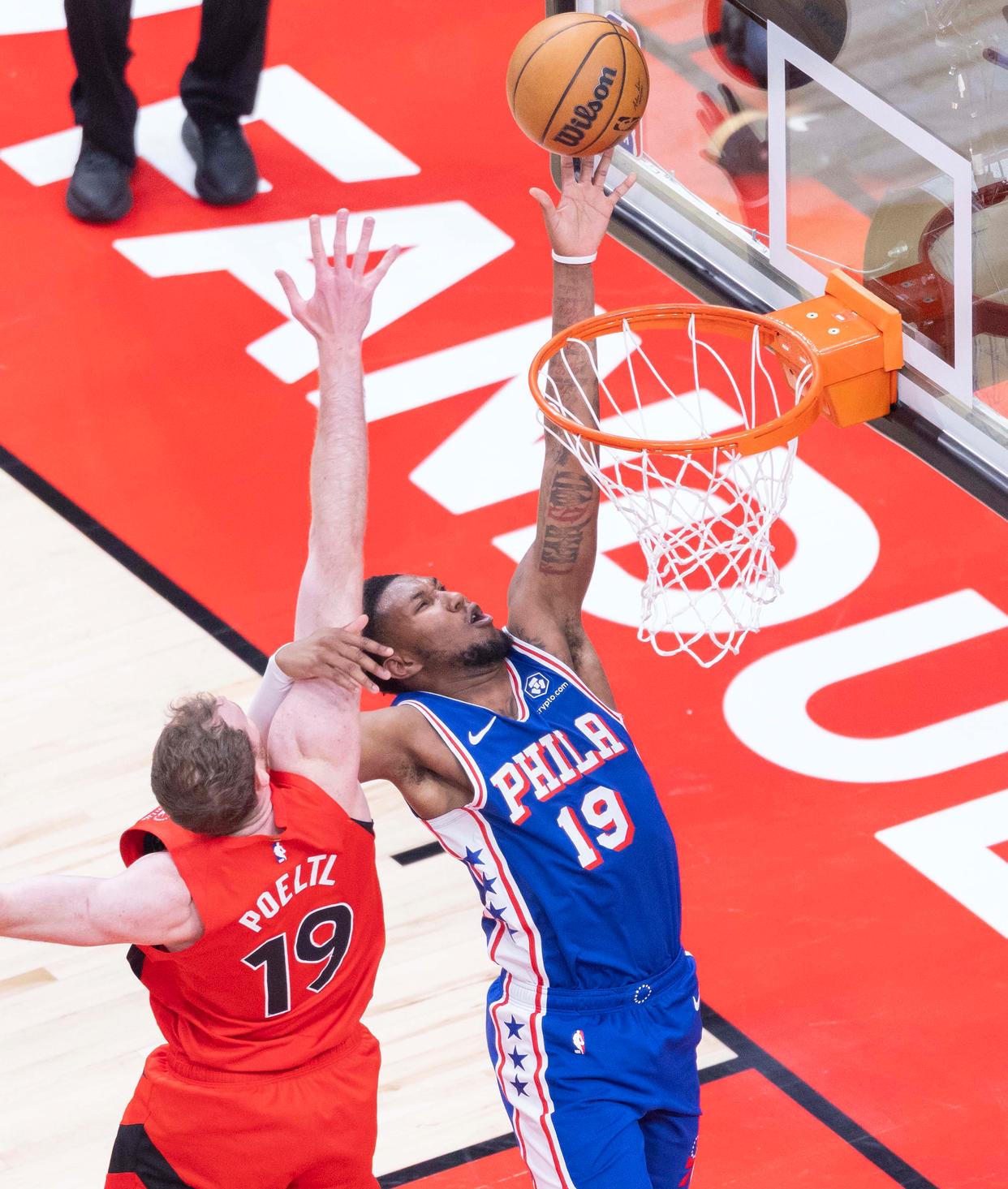 猛龙大胜魔术,取得三连胜 猛龙大胜魔术,取得三连胜