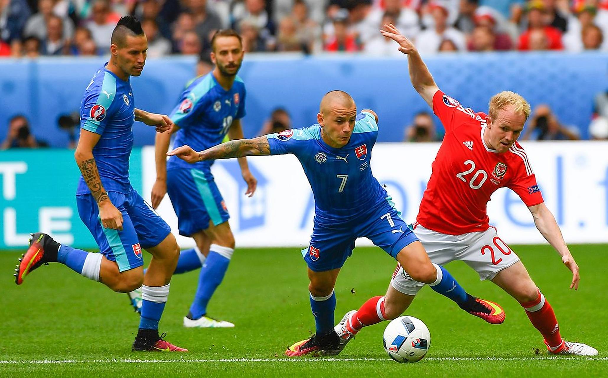 熊猫直播平台-瑞典迈出关键一步晋级欧预赛