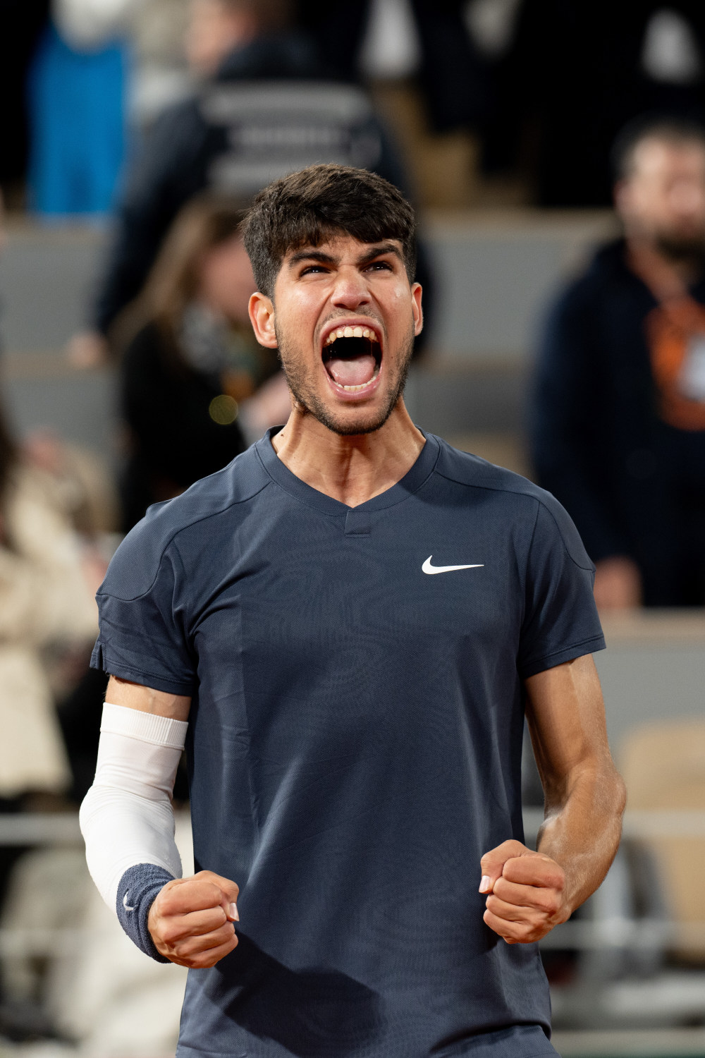 熊猫体育互动-意大利网球队逆转西班牙网球队，阿尔卡拉斯惊艳世界