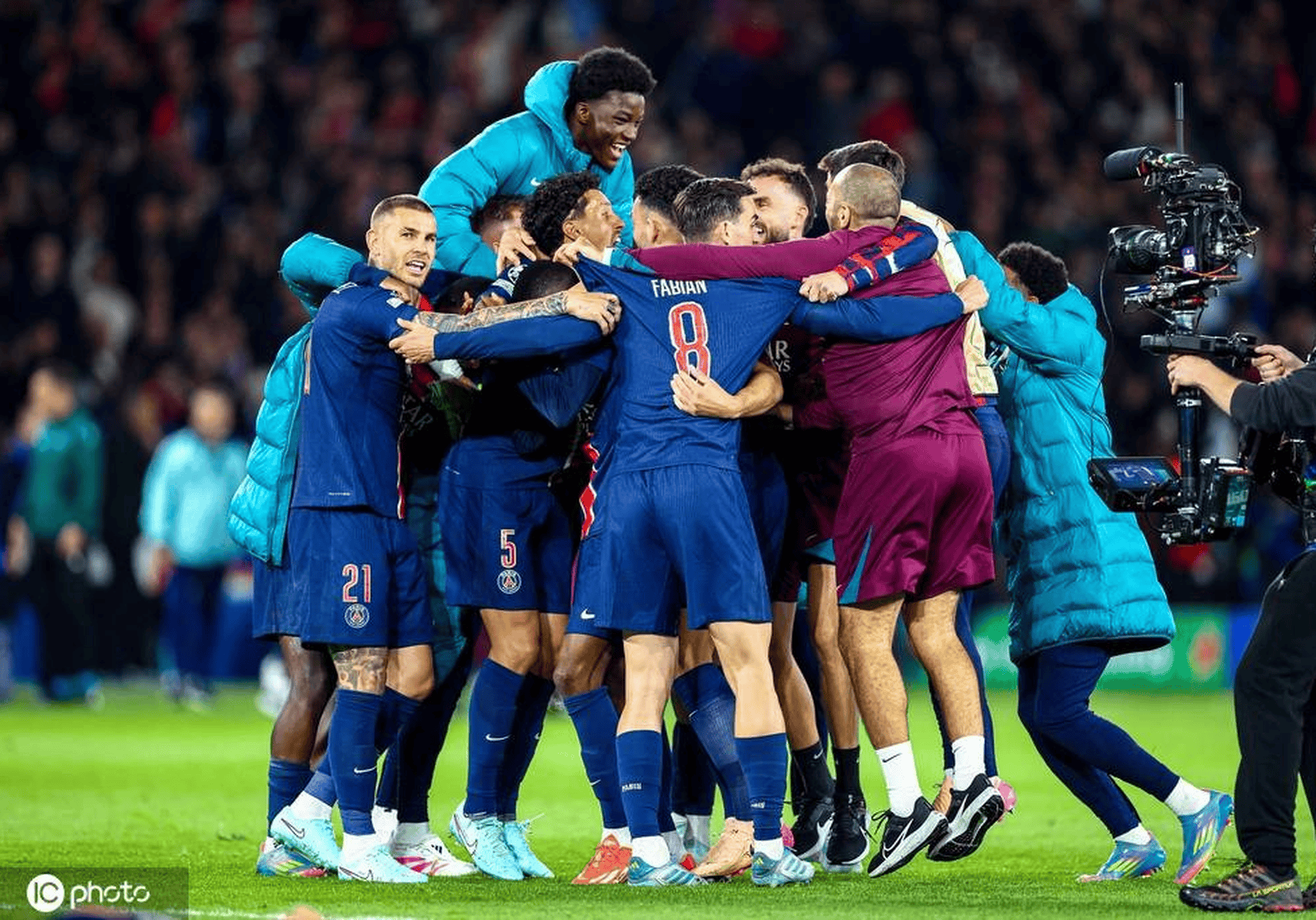 阿贾克斯逆袭巴黎圣日耳曼,晋级16强 阿贾克斯逆袭巴黎圣日耳曼,晋级16强