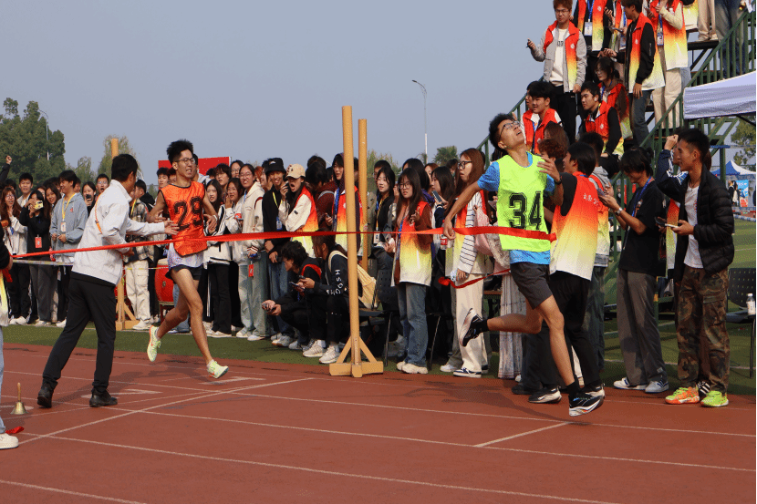 熊猫体育互动-无畏的球员们全力以赴，挑战自我极限的简单介绍